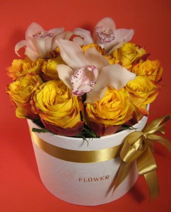 Box sa narandžastim ružama i orhidejama 089