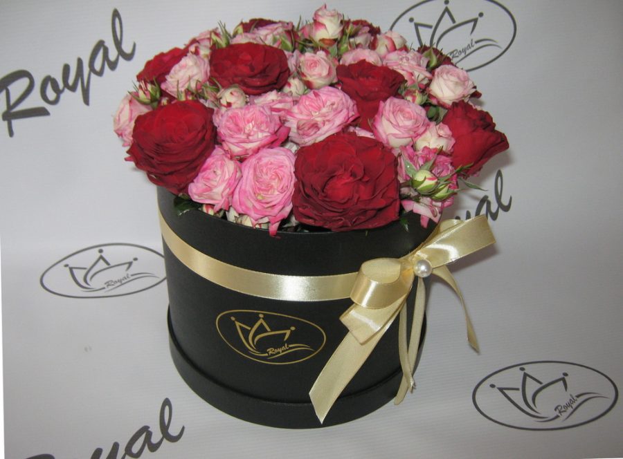 Box of flowers sa mini ružom