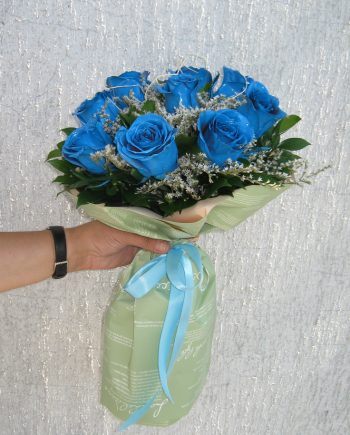 Buket sa plavim ružama