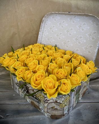 Cveće u kutiji - žute ruže 599
